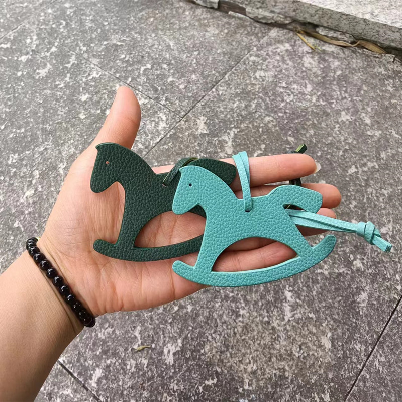 Custom Initial Fashion Horse B - Monogram Keychain Leather ulasan dan harga